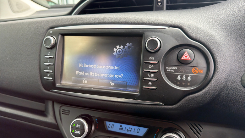 Toyota Yaris 1.5 Hybrid Y20 5dr CVT [Bi-tone] Hybrid Hatchback